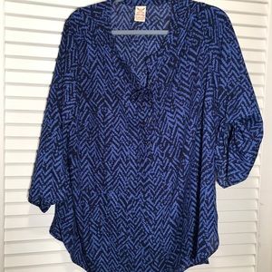 Beautiful lace-up blouse. Size 2X (18W-20W)